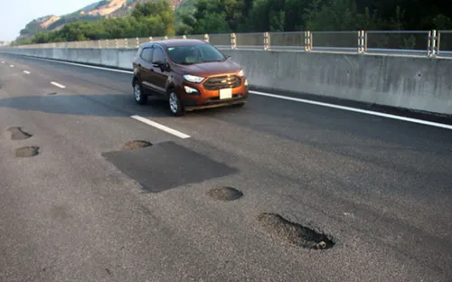 Bộ GTVT phê bình lãnh đạo VEC và yêu cầu thay nhà thầu sửa chữa cao tốc Đà Nẵng - Quảng Ngãi