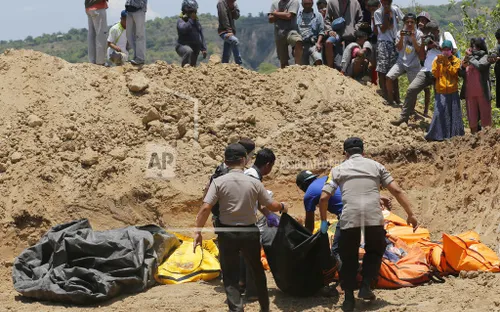 Nhiều khó khăn trong cứu hộ, cứu trợ sau động đất tại Indonesia