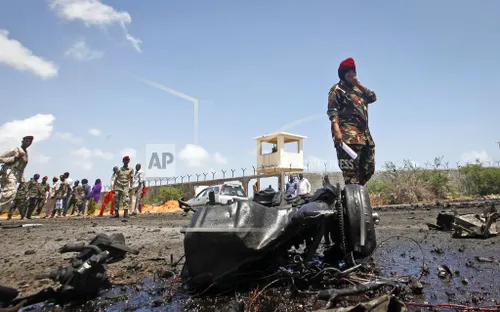 Đoàn xe của EU bị trúng bom tại Somalia