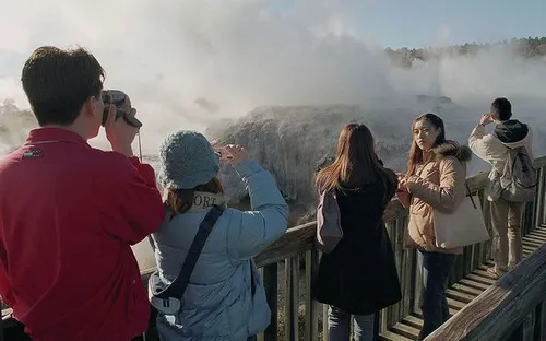 New Zealand sẽ thu thuế khách du lịch