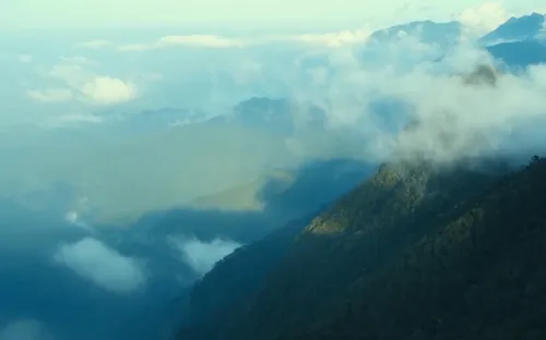 Khai thác du lịch tại Vườn Quốc gia Bạch Mã: Bài toán hài hoà giữa bảo tồn và phát triển du lịch