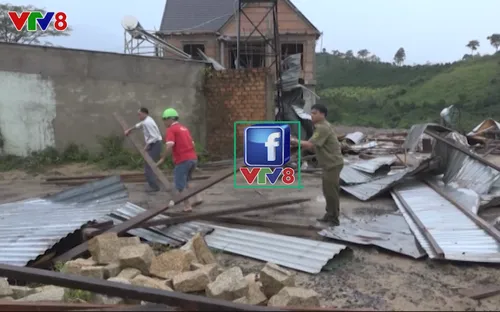 Lâm Đồng: 16 căn nhà bị tốc mái do lốc xoáy