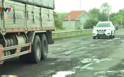 Khẩn trương khắc phục Quốc lộ 1 qua Phú Yên bị hư hỏng