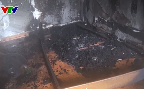 Đà Nẵng: Ngôi nhà trọ 3 tầng phát hỏa người dân hoảng loạn tháo chạy