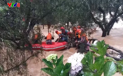 Lâm Đồng: Cứu hộ thành công người đàn ông bị lũ cuốn trôi