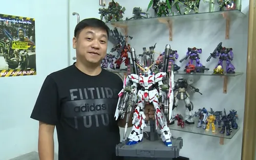 Chi hơn nửa tỷ đồng để thỏa mãn đam mê sưu tập robot