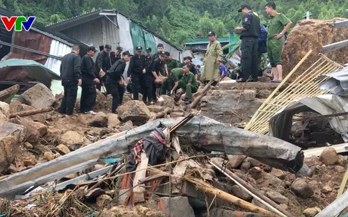 Lũ quét, sạt lở đất kinh hoàng, 13 người thiệt mạng và 4 người mất tích tại Nha Trang