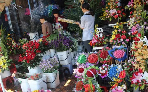 Đà Nẵng: Đa dạng thị trường hoa, quà tặng ngày 20/11