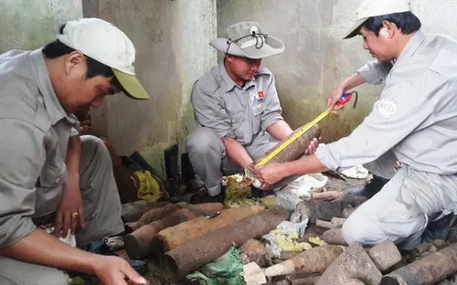 Phát hiện gần 1.000 đầu đạn, bom trong căn nhà hoang