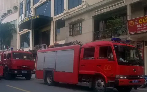 Cháy khách sạn 4 sao ở Nha Trang, du khách tháo chạy trong hoảng loạn