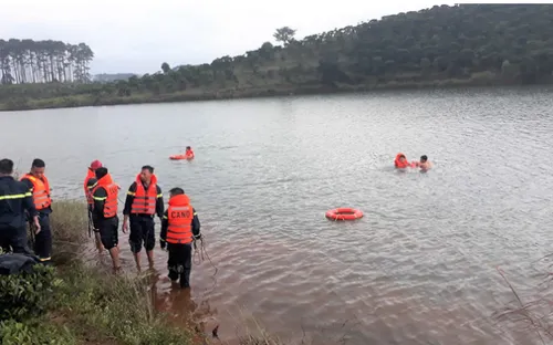 Tìm thấy nam thanh niên chết đuối khi tắm hồ cách đây 2 ngày ở Lâm Đồng