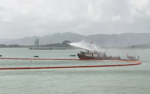Đà Nẵng diễn tập ứng phó sự cố tràn dầu trên biển