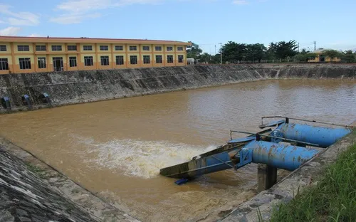 Thiếu nước ngay giữa mùa mưa, cuộc sống người dân Đà Nẵng bị đảo lộn