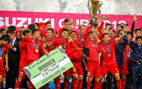 Cảm xúc vỡ òa của NHM miền Trung khi Việt Nam vô địch AFF Cup 2018