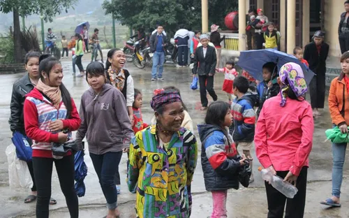 Biên phòng Hà Tĩnh hỗ trợ đồng bào dân tộc Chứt đón tết truyền thống