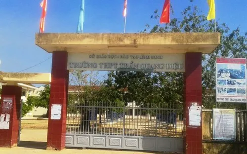 Sở GD-ĐT Bình Định thông tin về vụ học sinh đánh thầy giáo nhập viện cấp cứu