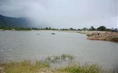 Quảng Ngãi: Ra sông chơi, 2 cháu bé đuối nước thương tâm