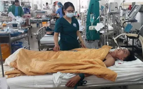 Quảng Trị: 3 người nghi ngộ độc rượu trong tình trạng nguy kịch