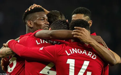 VIDEO HIGHLIGHTS: Man Utd 3-1 Huddersfield (Vòng 19 Ngoại hạng Anh)