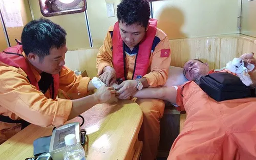 Cứu nạn kịp thời thuyền viên Philippines bị nạn trên biển