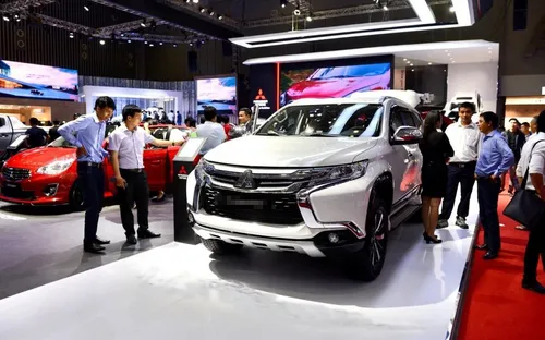 Kinh nghiệm bỏ túi khi đi mua xe ô tô dịp cuối năm