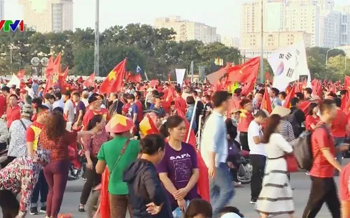 Không khí trước trận bán kết lượt về Việt Nam - Philippines tại SVĐ Mỹ Đình: Khán giả sôi sục