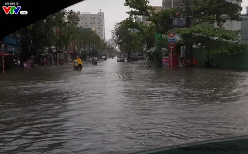Nhiều nơi ở Đà Nẵng "ngập trong biển nước"