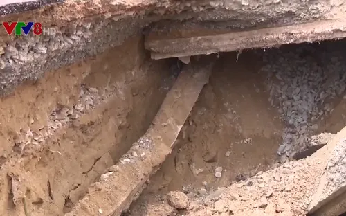 Mưa lớn kéo dài, xuất hiện nhiều "hố tử thần" giữa thành phố Vinh