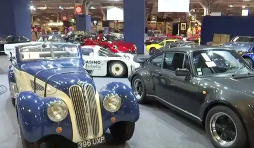 Triển lãm xe cổ Retromobile tại Paris, Pháp