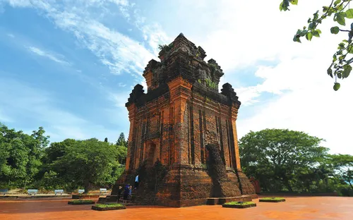 Nguyện ước năm mới bên tháp Chăm