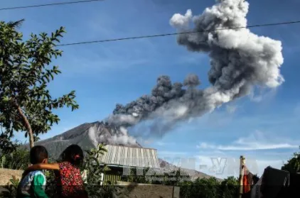 Indonesia: Núi lửa Sinabung phun tro cao 5.000 mét