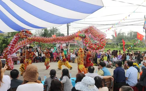 Lễ hội đầu xuân Cầu Bông Trà Quế ở Hội An