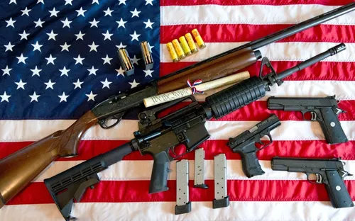 Giới trẻ Mỹ quyết tâm thay đổi luật kiểm soát súng đạn