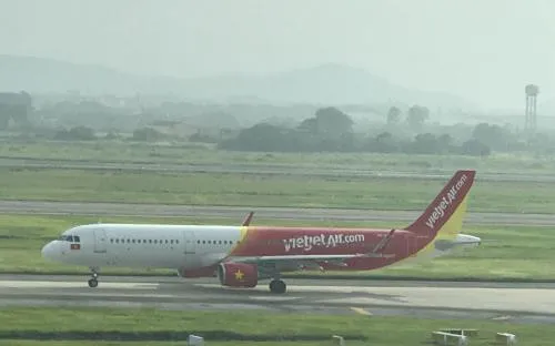 Thời tiết xấu ảnh hưởng nhiều chuyến bay tại Vinh, Hải Phòng, Thanh Hoá và Hà Nội