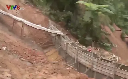 Quảng Nam: Quốc lộ 40B đi Kon Tum hư hỏng nghiêm trọng