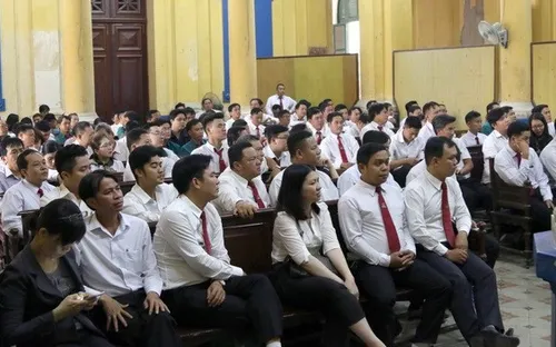 Tạm hoãn phiên vụ án dân sự giữa taxi Vinasun với Grab