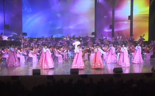 Đoàn nghệ thuật Triều Tiên trình diễn chào mừng Olympic PyeongChang 2018