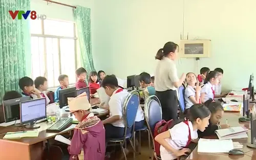 Gia Lai: 150 giáo viên bị cắt hợp đồng dù trường thiếu giáo viên