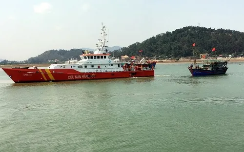 Cứu hộ thành công 7 ngư dân cùng tàu cá bị nạn trên vùng biển Nghệ An