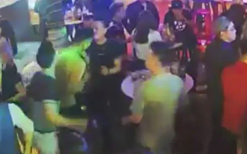 Đà Nẵng: Clip vụ phóng viên bị đánh đập liên tục tại quán bar LOST AND FOUND
