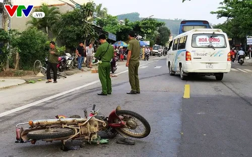 Quảng Ngãi: Tai nạn liên hoàn với xe khách, 3 người thương vong
