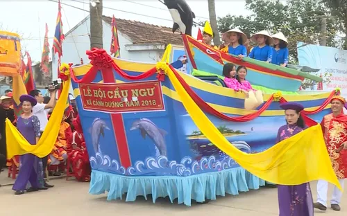 Quảng Bình: Lễ cầu ngư và ra quân đánh bắt hải sản