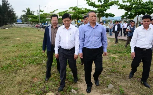 Bí thư Thành ủy Đà Nẵng chỉ đạo trả lại lối đi xuống biển cho người dân Nam Ô