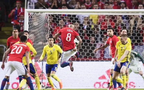 Kết quả giao hữu bóng đá quốc tế ngày 25/3: Chile hạ gục Thụy Điển trong ngày Sanchez "mất dạng"