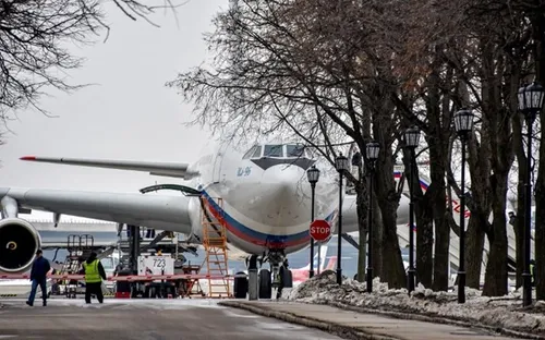 Nhóm nhân viên ngoại giao Nga đầu tiên bị Mỹ trục xuất về tới Moscow