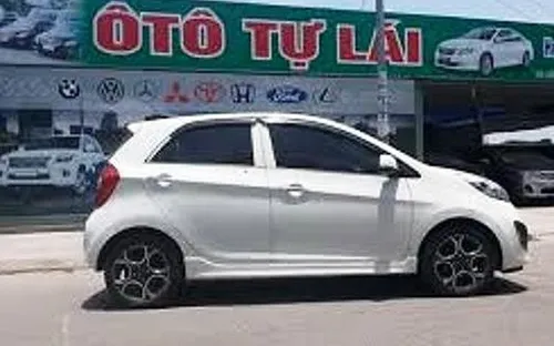 Hà Tĩnh: Bất thường thu giữ xe trong đường dây lừa đảo cho thuê xe tự lái