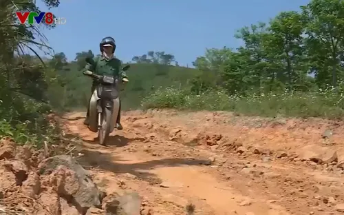 Khó khăn giao thông, người dân miền núi Quảng Trị chịu nhiều thiệt thòi