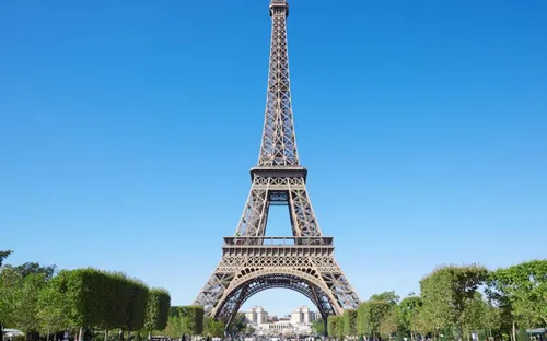 Pháp: Tháp Eiffel tạm đóng cửa do đình công