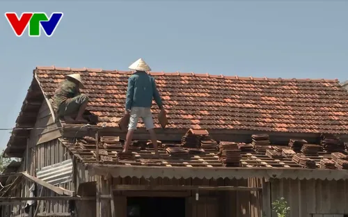 Bộ đội Đắk Lắk giúp dân khắc phục hậu quả nặng nề do lốc xoáy