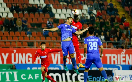 Chùm ảnh: Hạ gục CLB Hải Phòng, CLB Quảng Nam giành trọn 3 điểm